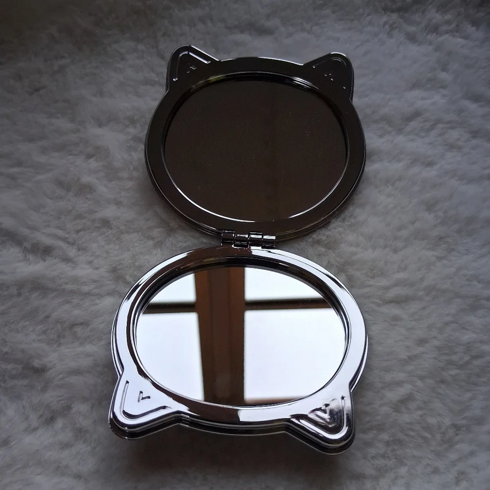 3/$15 ✂️ *NIP* Cat-Shaped Compact Mirror - Picture 2 of 3